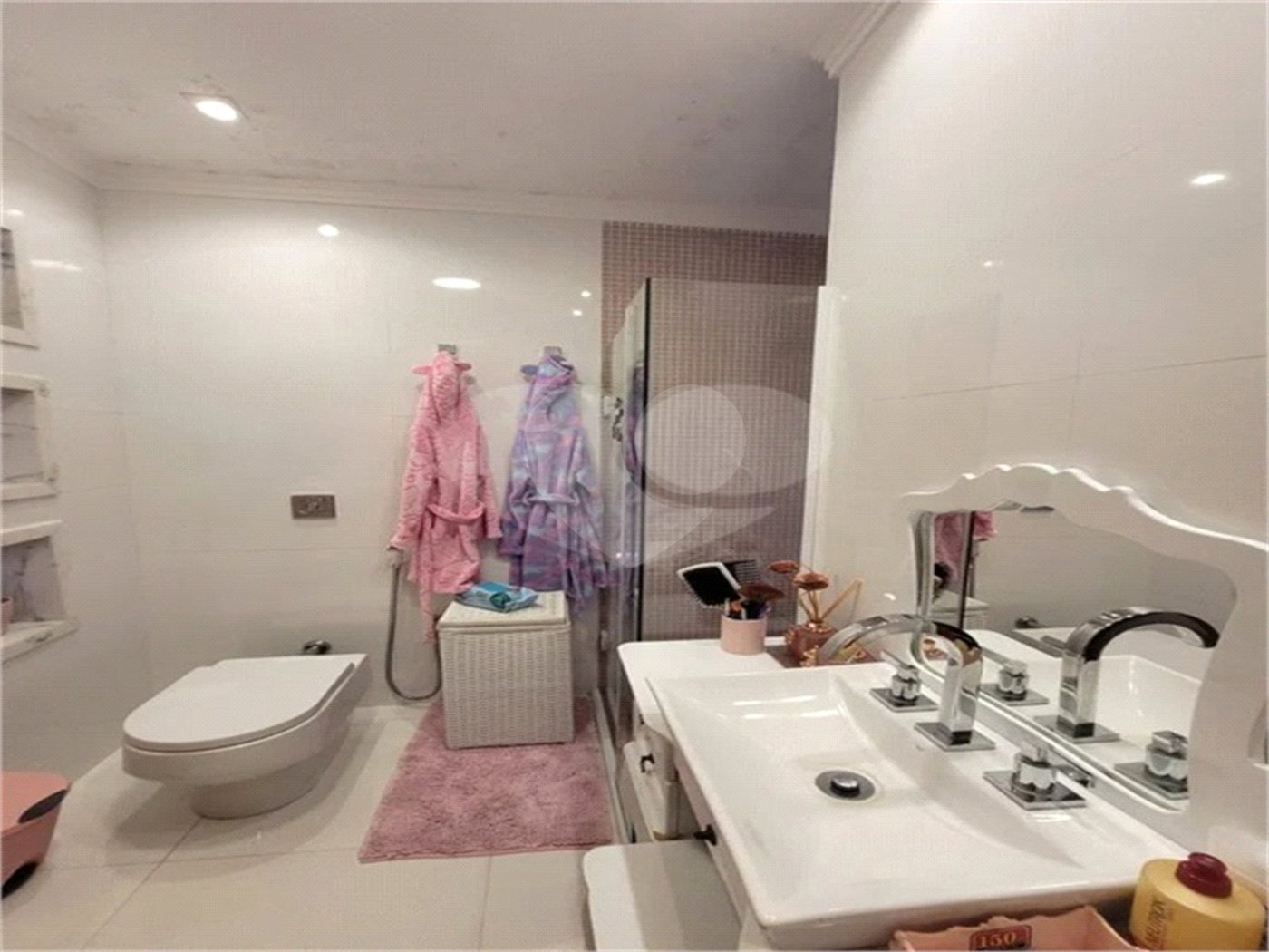 Casa à venda com 3 suítes no condomínio Parque Petrópolis 4 Secção, Mairiporã - SP