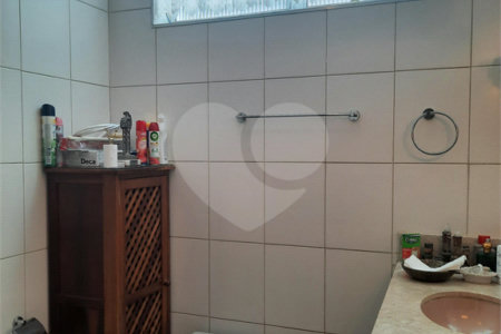 Casa à venda com 4 quartos, sendo 3 suítes,  em Jardim Marajoara, São Paulo, SP