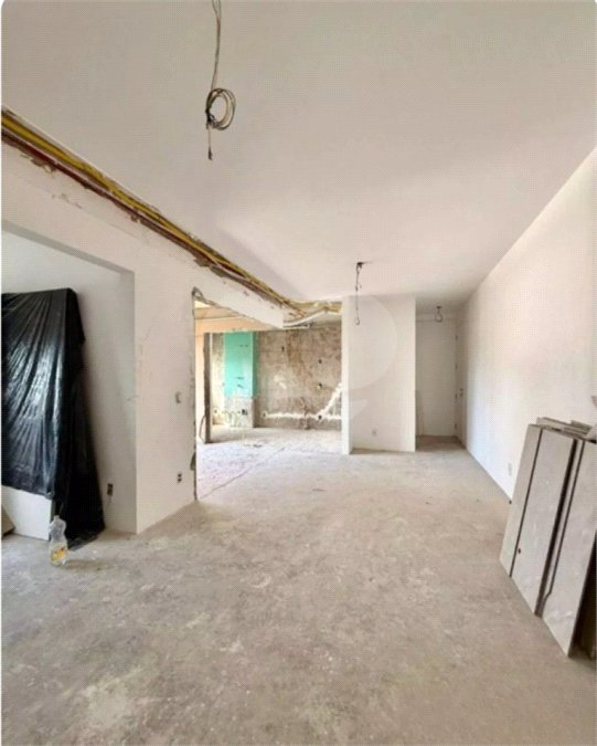 Apartamento à venda com 3 quartos, sendo 2 suítes, em Barueri, Barueri, SP