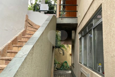 Sobrado à venda com 5 quartos, sendo 2 suítes, em Jardim São Bento, São Paulo, SP