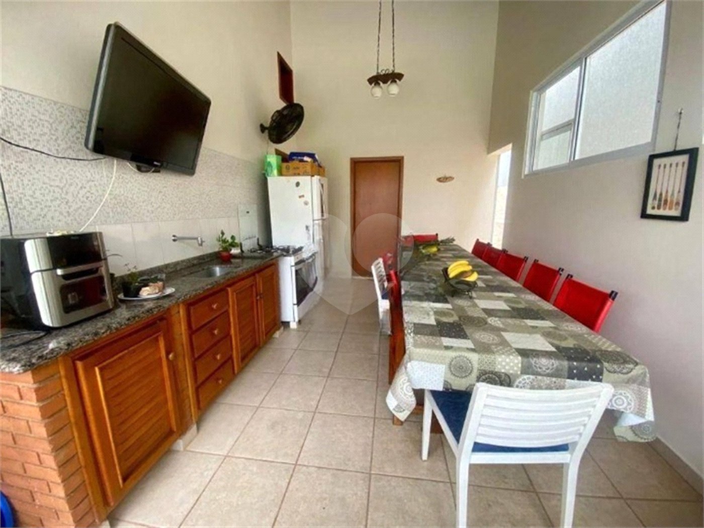 Casa à venda com 3 quartos, sendo 1 suíte, no condomínio Recanto dos Paturis, Vinhedo - SP