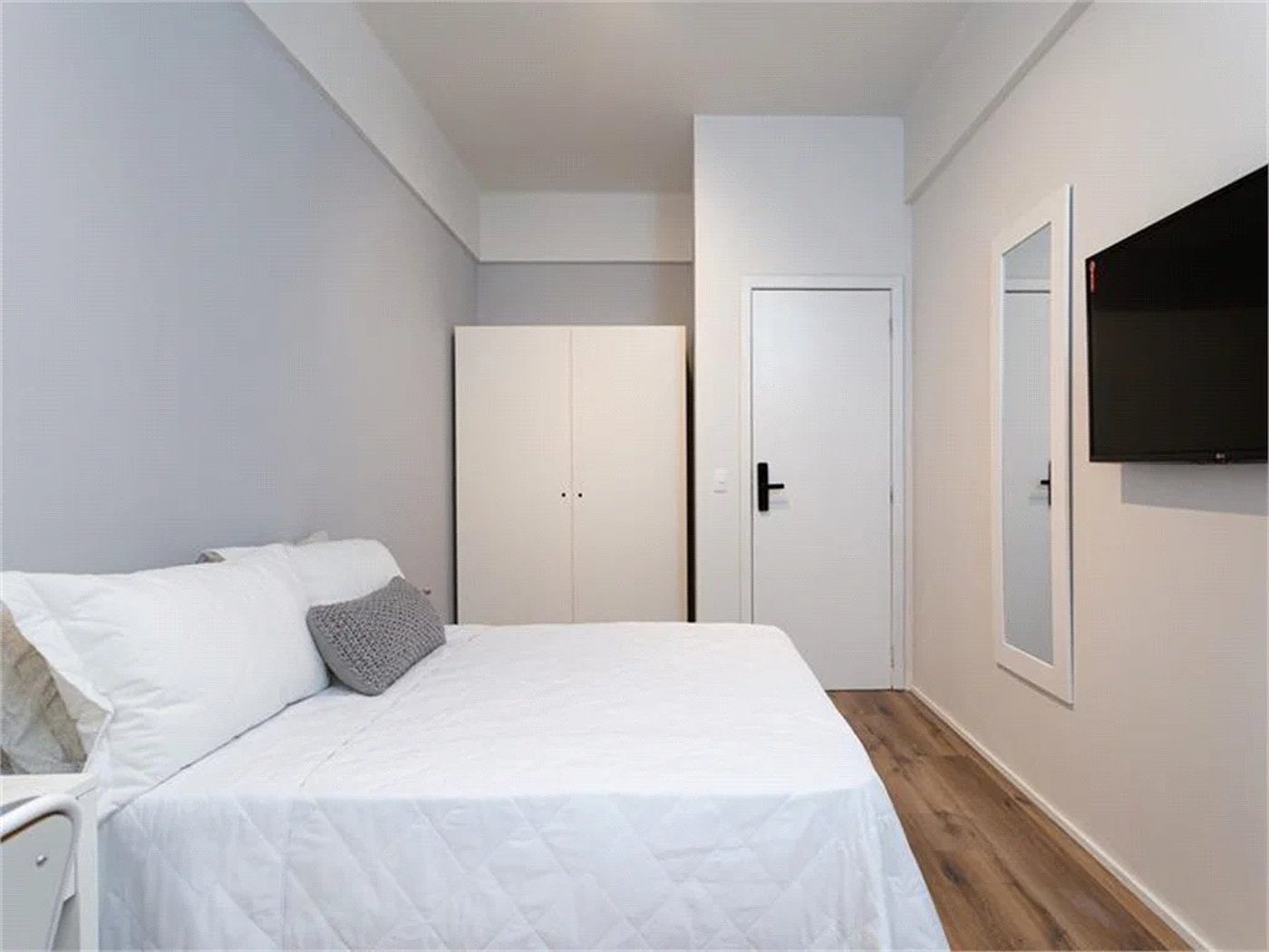 Apartamento à venda com 4 quartos, sendo 1 suíte, em Pinheiros, São Paulo, SP