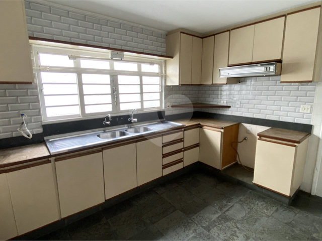 Sobrado à venda com 3 quartos, sendo 1 suíte,  em Brooklin Velho, São Paulo, SP
