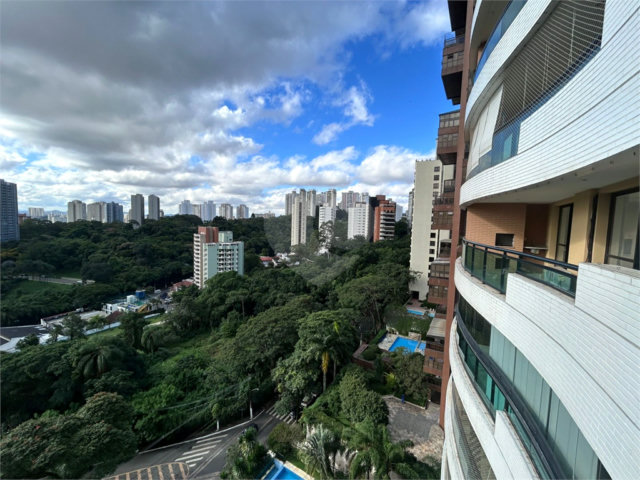 Apartamento à venda com 3 suítes em Morumbi, São Paulo, SP