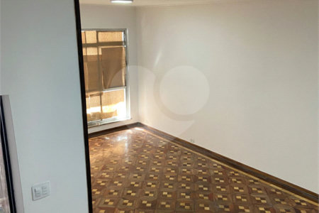 Sobrado à venda com 3 quartos, sendo 1 suíte,  em Jardim Itacolomi, São Paulo, SP