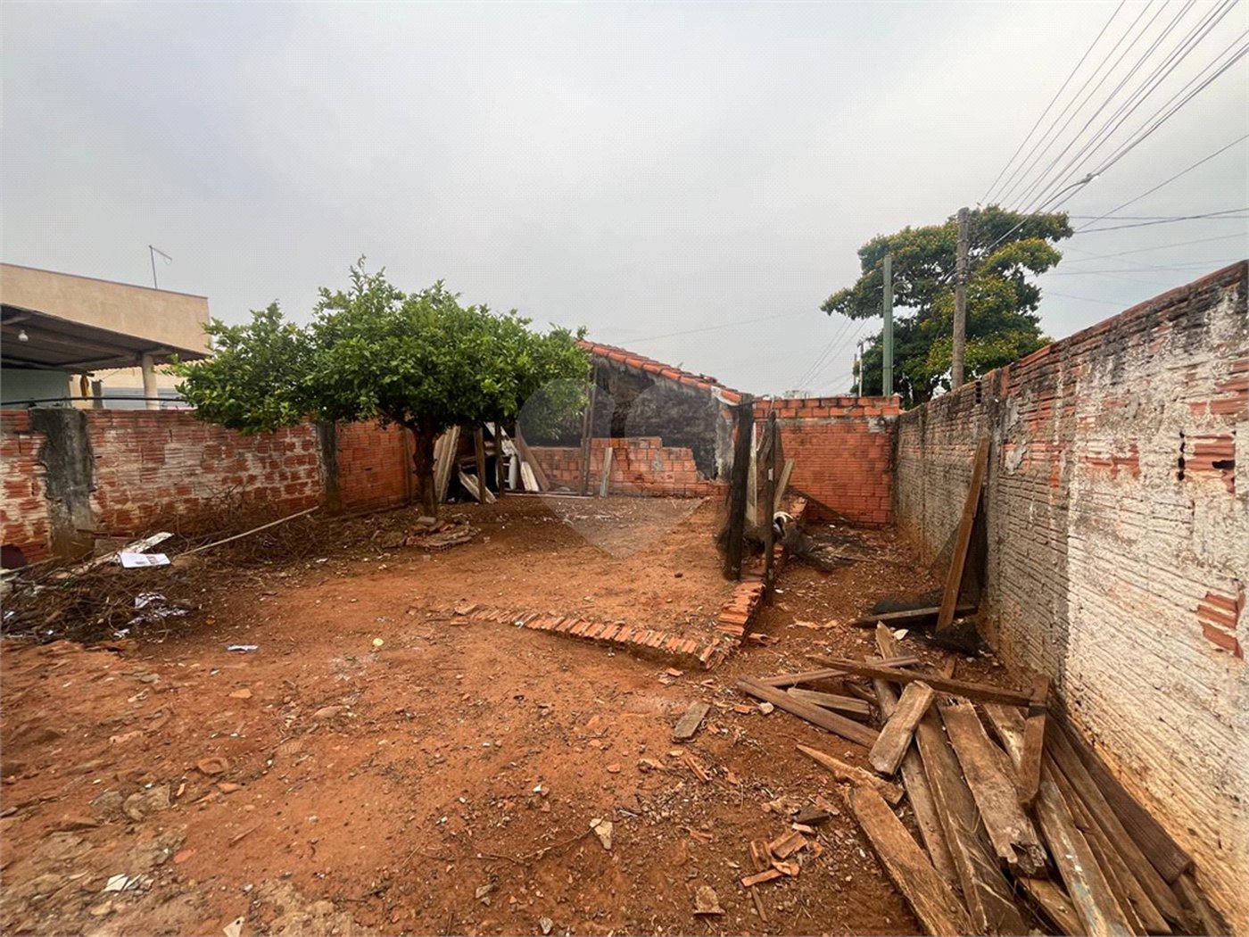 Casa à venda com 1 quarto em Vila Camarão, Itapetininga, SP