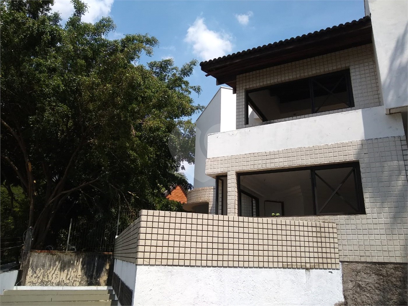 Sobrado à venda com 4 quartos, sendo 3 suítes,  em Morumbi, São Paulo, SP
