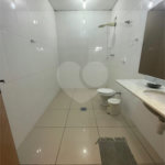 Casa à venda com 5 quartos, sendo 3 suítes,  no condomínio Flamboyant, Atibaia - SP