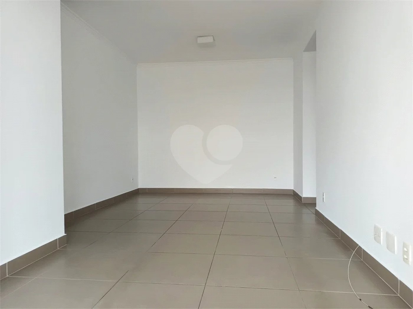 APARTAMENTO PARAÇAÇÃO COM 3 DORMITÓRIOS E 2 VAGAS DE GARGEM NA VILA ANASTÁCIO