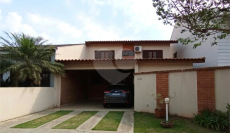 Casa à venda com 5 quartos, sendo 1 suíte, no condomínio Constantino Mattucci, Sorocaba - SP