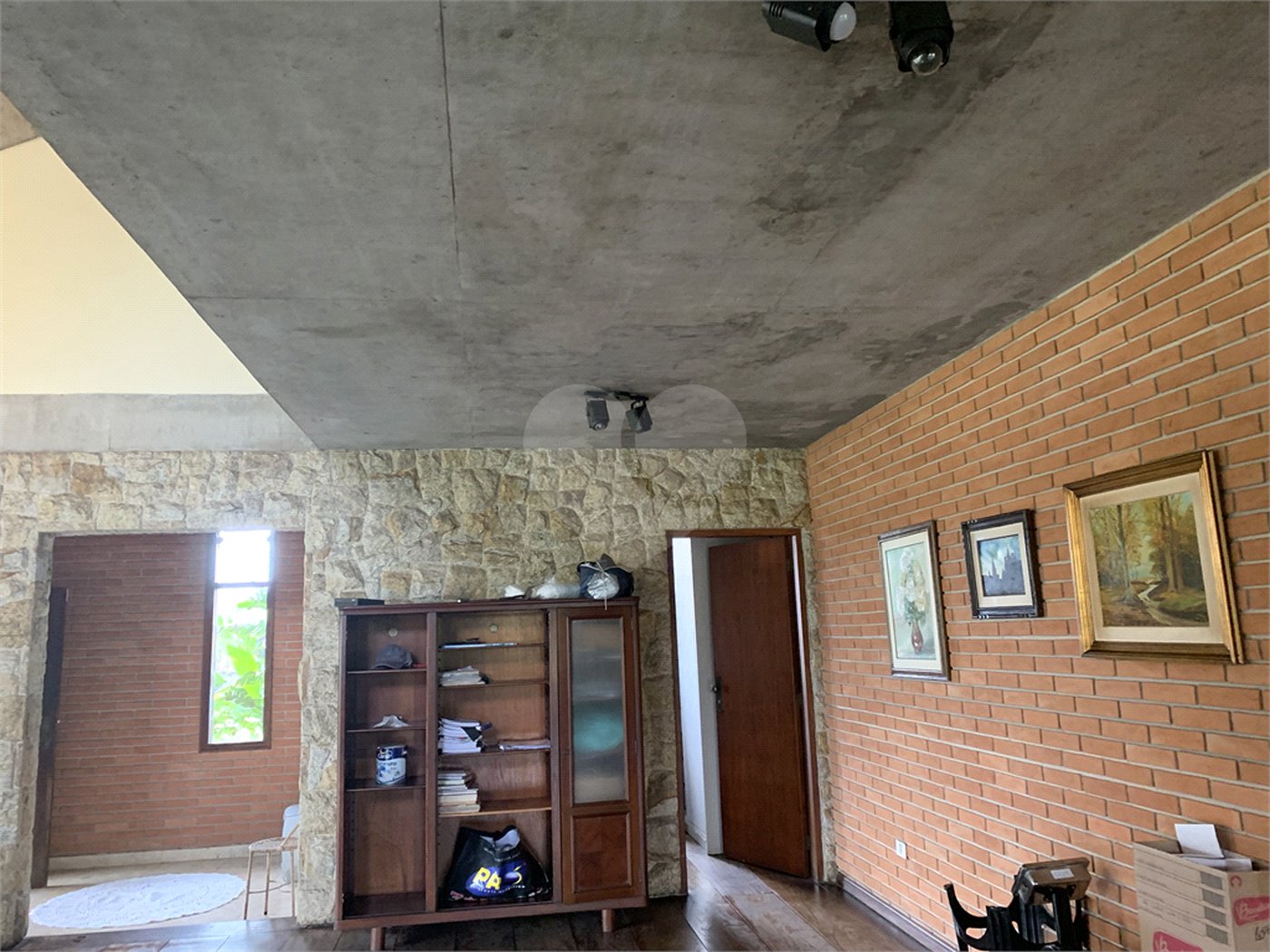 Sobrado à venda com 4 quartos, sendo 2 suítes,  em Tremembé, São Paulo, SP