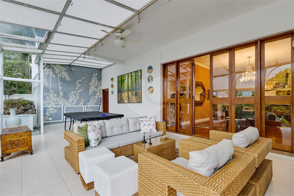 Casa Térrea à venda com 4 suítes em Chácara Flora, São Paulo, SP