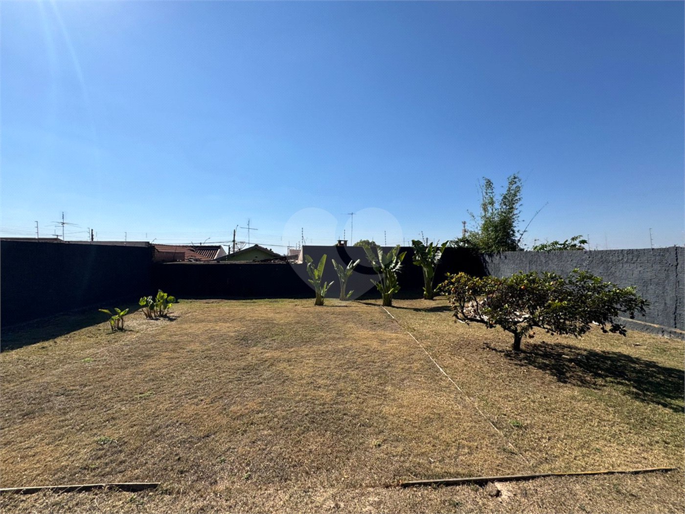 Imóvel comercial á venda, com 766m2 de terreno, em São Carlos-SP