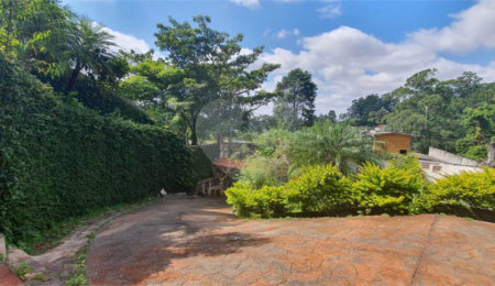 Sobrado à venda ou para alugar com 5 quartos, sendo 3 suítes,  em Serra da Cantareira, São Paulo, SP