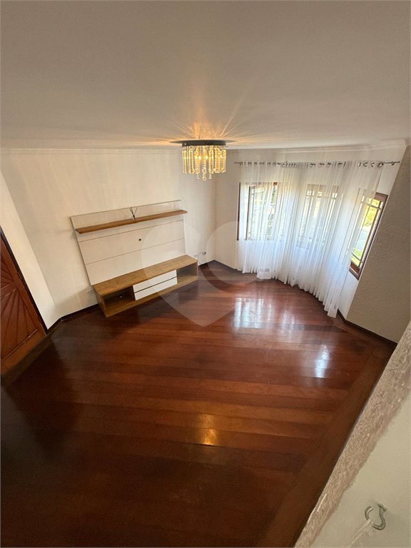 Casa à venda com 4 quartos, sendo 2 suítes,  no condomínio Arujá 5, Arujá - SP