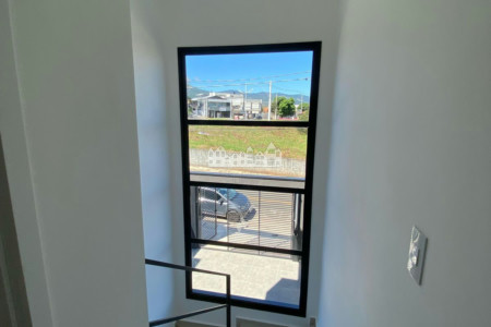 Casa à venda com 3 quartos, sendo 1 suíte, em Vila Petrópolis, Atibaia, SP