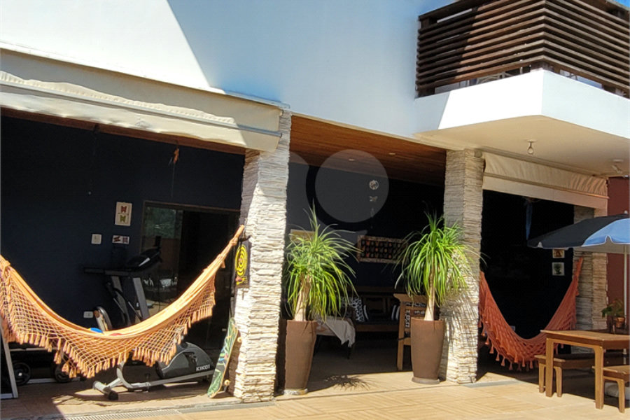 Sobrado à venda com 4 suítes em Rancho Grande, Mairiporã, SP