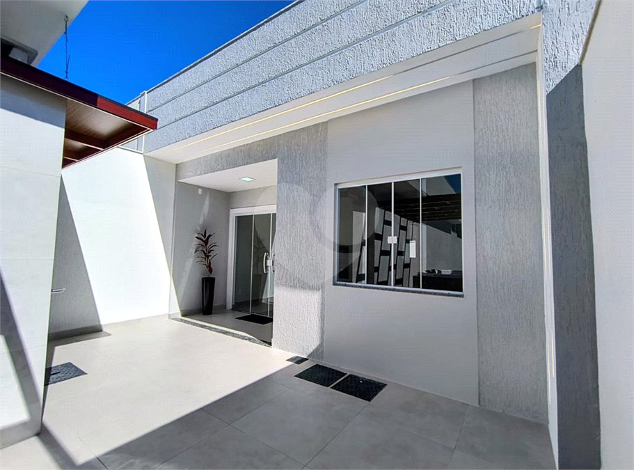 Casa à venda com 2 quartos, sendo 1 suíte,  em Guriri, Cabo Frio, RJ