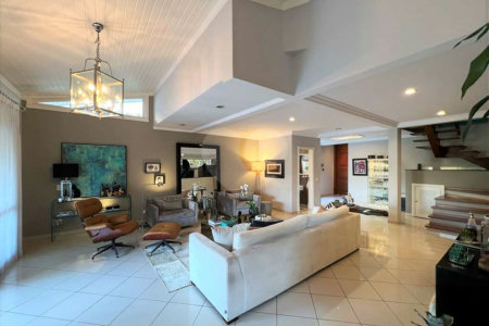 Casa à venda com 4 suítes em Vila Santo Antônio, Cotia, SP