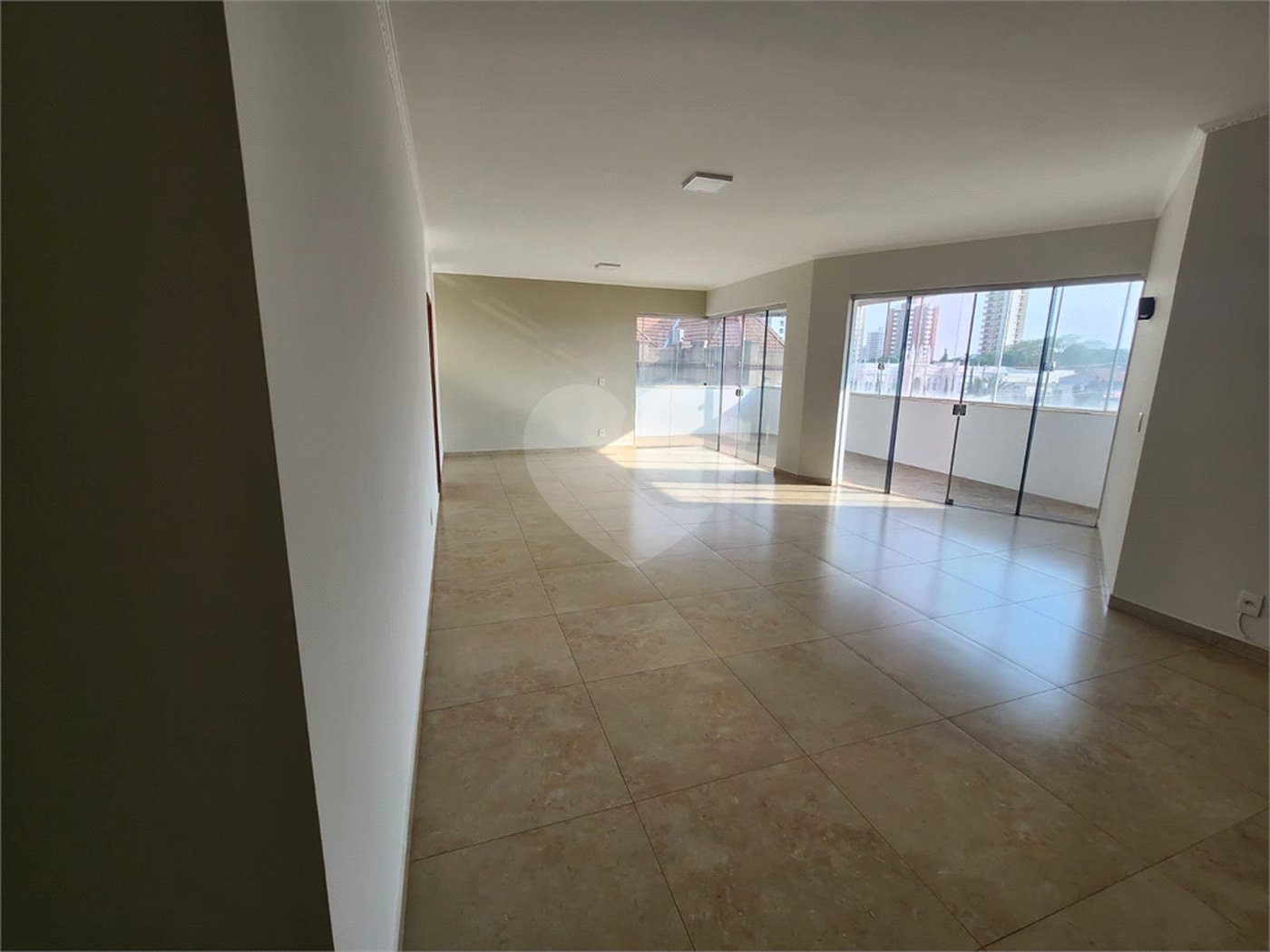 Apartamento à venda com 4 quartos, sendo 2 suítes, no Centro, Araraquara, SP