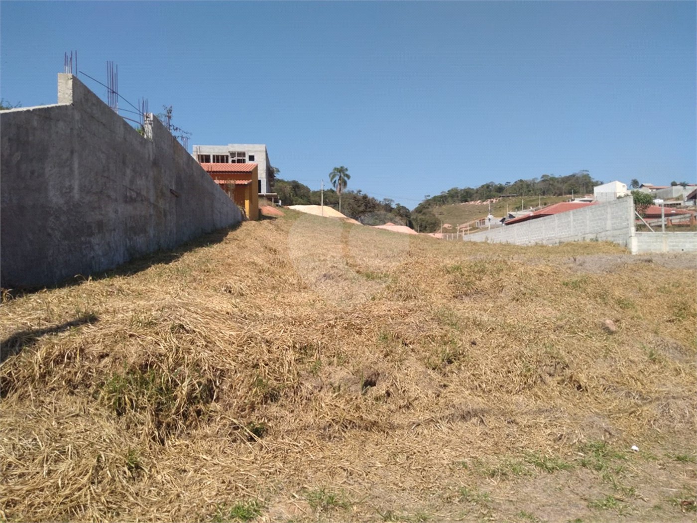 Terreno à venda no condomínio Encontro das Águas, Nazaré Paulista - SP