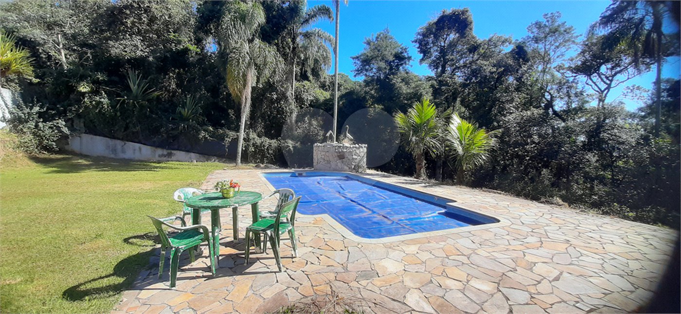 Casa à venda com 3 quartos, sendo 1 suíte, no condomínio Sausalito, Mairiporã - SP