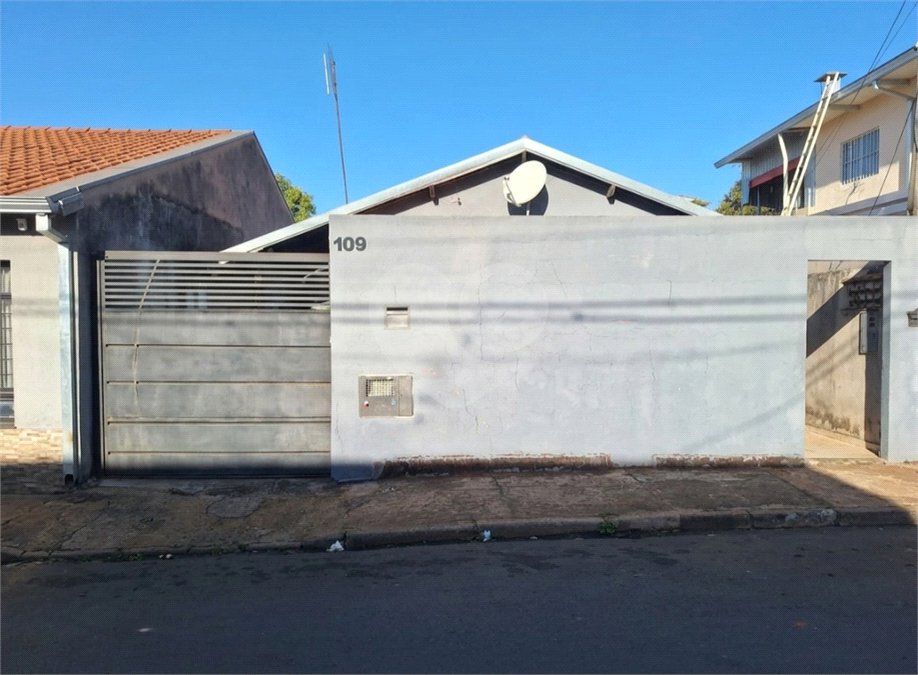 Casa à venda com 2 quartos em Vila Hungria, Itapetininga, SP