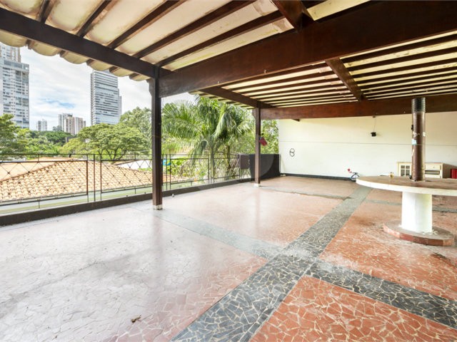 Casa Térrea à venda com 4 quartos, sendo 2 suítes,  em Brooklin Velho, São Paulo, SP