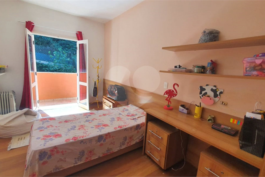 Casa à venda com 3 quartos, sendo 2 suítes, no condomínio Cond Jardim Itatinga, São Paulo - SP