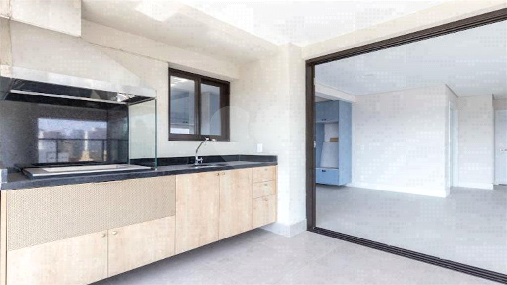 Apartamento à venda com 3 suítes em Moema, São Paulo, SP