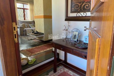 Casa à venda com 3 quartos, sendo 1 suíte, com vista deslumbrante em Recreio Maristela, Atibaia