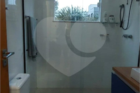 Casa para alugar com 4 quartos, sendo 3 suítes,  no condomínio Figueira Garden, Atibaia - SP