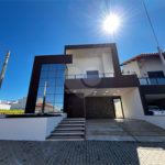 Casa à venda com 5 quartos, sendo 4 suítes, no condomínio Golden Ville, Itapetininga - SP