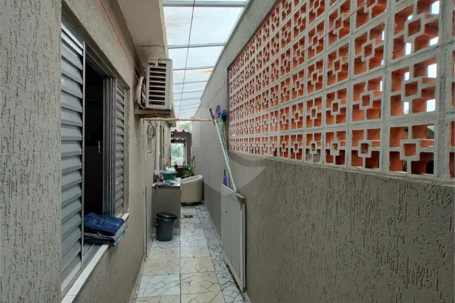 Casa à venda com 2 quartos, sendo 1 suíte, em Parque Maria Domitila, São Paulo, SP