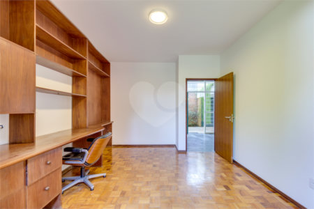 Casa Térrea à venda com 3 quartos, sendo 1 suíte, em Alto da Boa Vista, São Paulo, SP