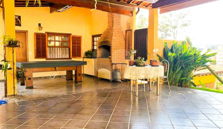 Casa à venda com 3 quartos, sendo 1 suíte,  no condomínio Vivenda das Vinhas, Vinhedo - SP