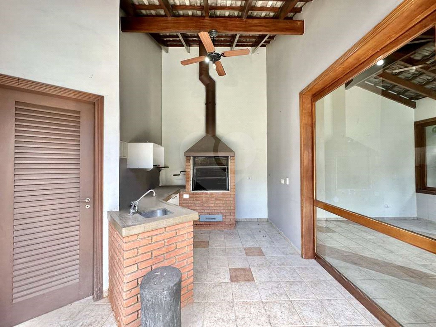 Casa à venda com 4 quartos, sendo 2 suítes,  no condomínio São Paulo Ii, Cotia - SP