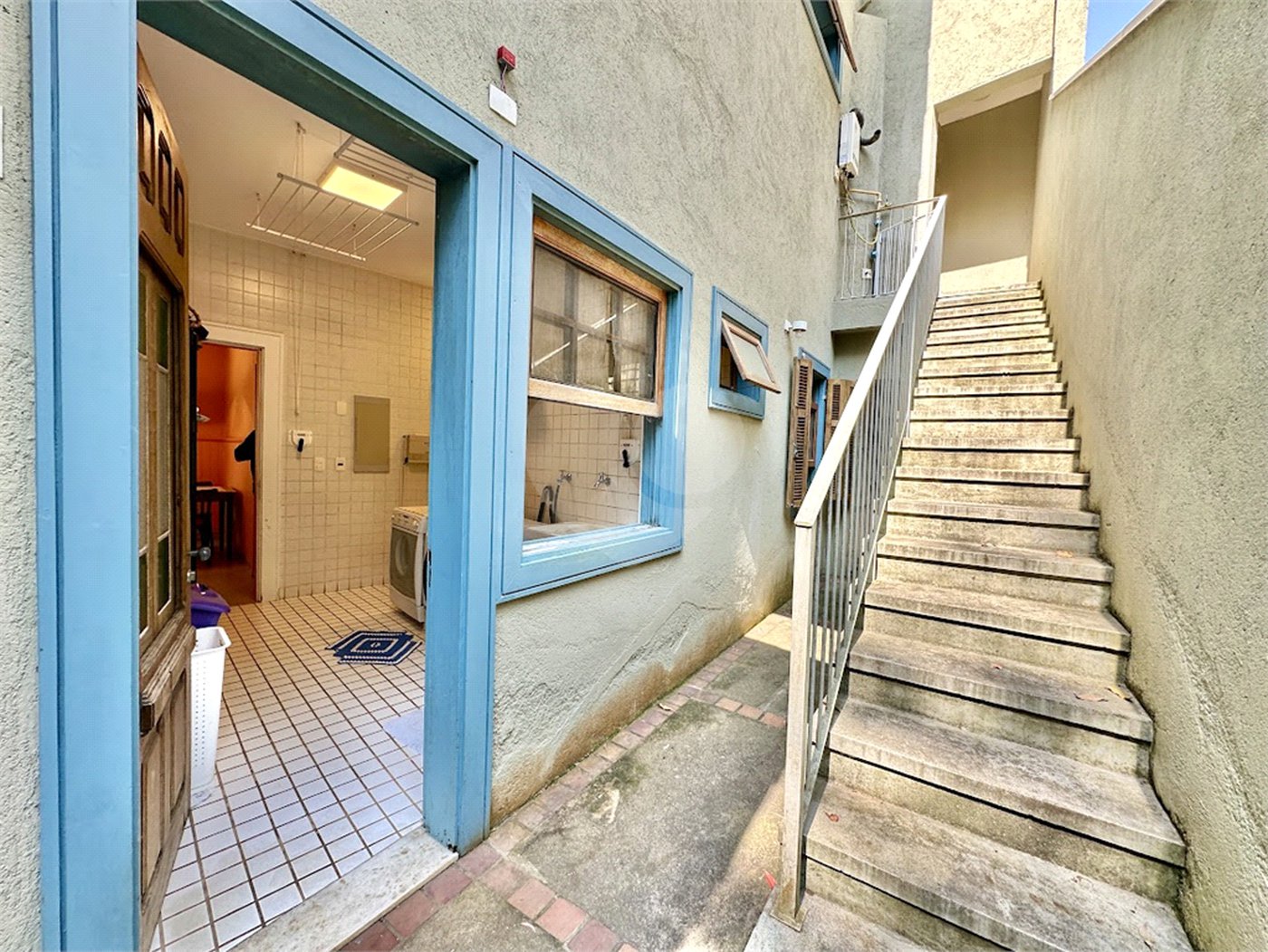 Casa à venda com 4 suítes no condomínio Parque das Artes, Embu das Artes - SP