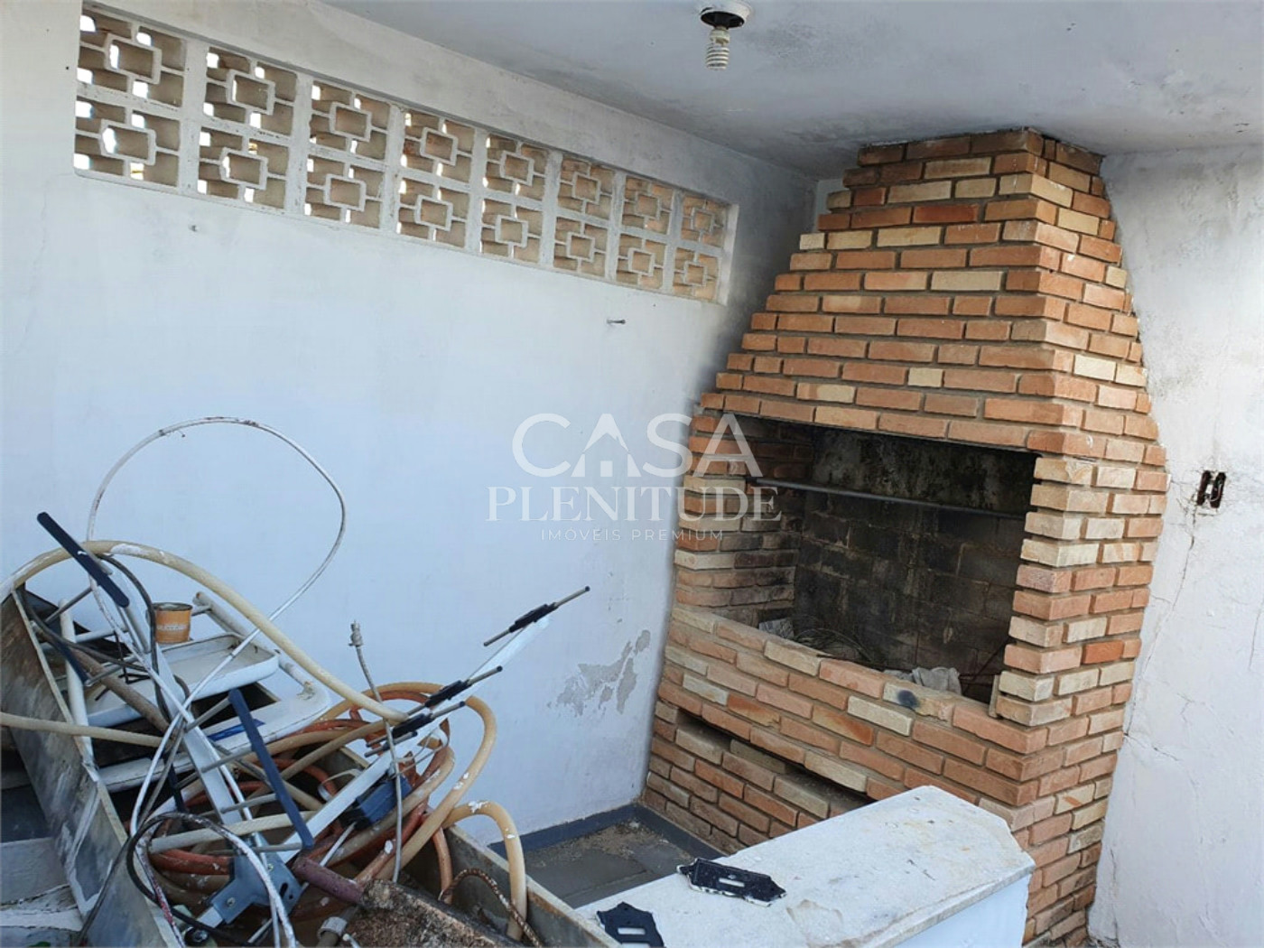 Sobrado à venda com 4 quartos, sendo 1 suíte, em Vila Carvalho, Sorocaba, SP
