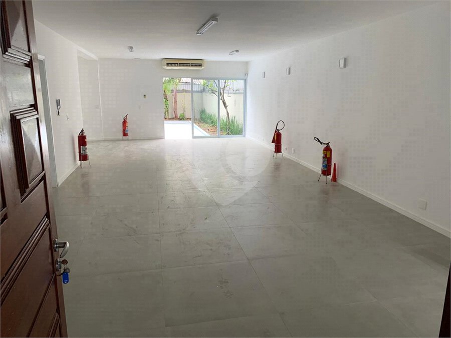 Sobrado à venda ou para alugar com 7 quartos, sendo 3 suítes, em Vila Mariana, São Paulo, SP