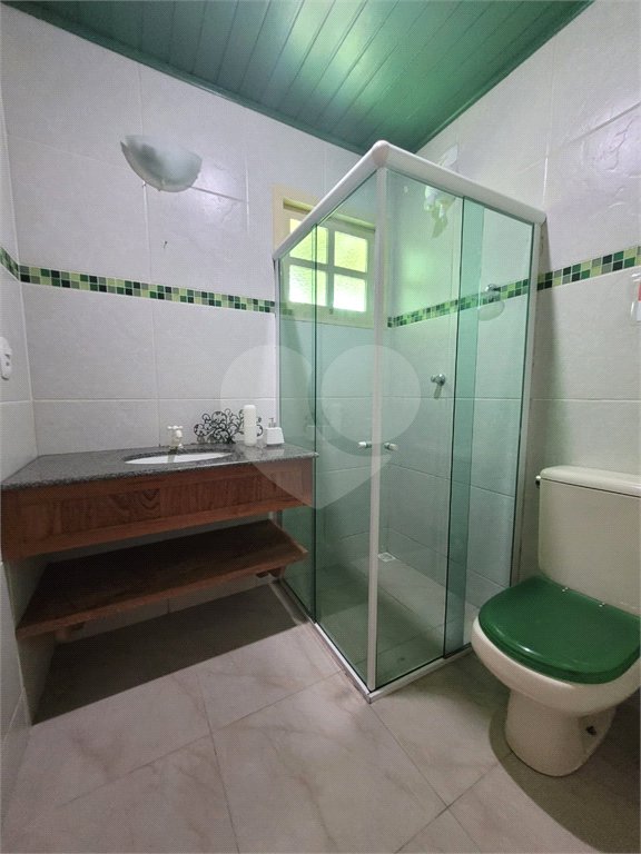 Casa à venda com 4 quartos, sendo 2 suítes, no Centro, Santa Cruz Cabrália, BA