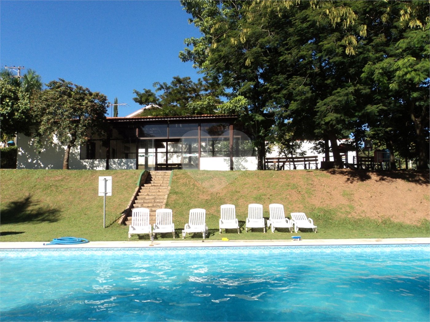 Casa à venda com 3 quartos, sendo 1 suíte, no condomínio Bosque de Grevilea, Vinhedo - SP