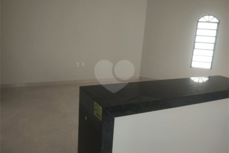 Casa Térrea à venda com 3 quartos, sendo 1 suíte, em Jardim Nova América, Araraquara, SP