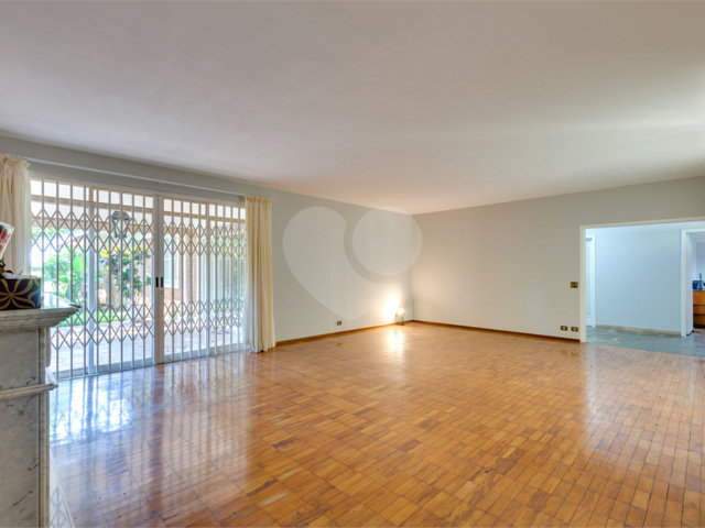 Casa à venda com 3 suítes em Alto da Boa Vista, São Paulo, SP