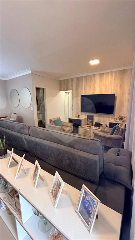 Apartamento à venda com 3 quartos, sendo 1 suíte, em Jardim Tupanci, Barueri, SP