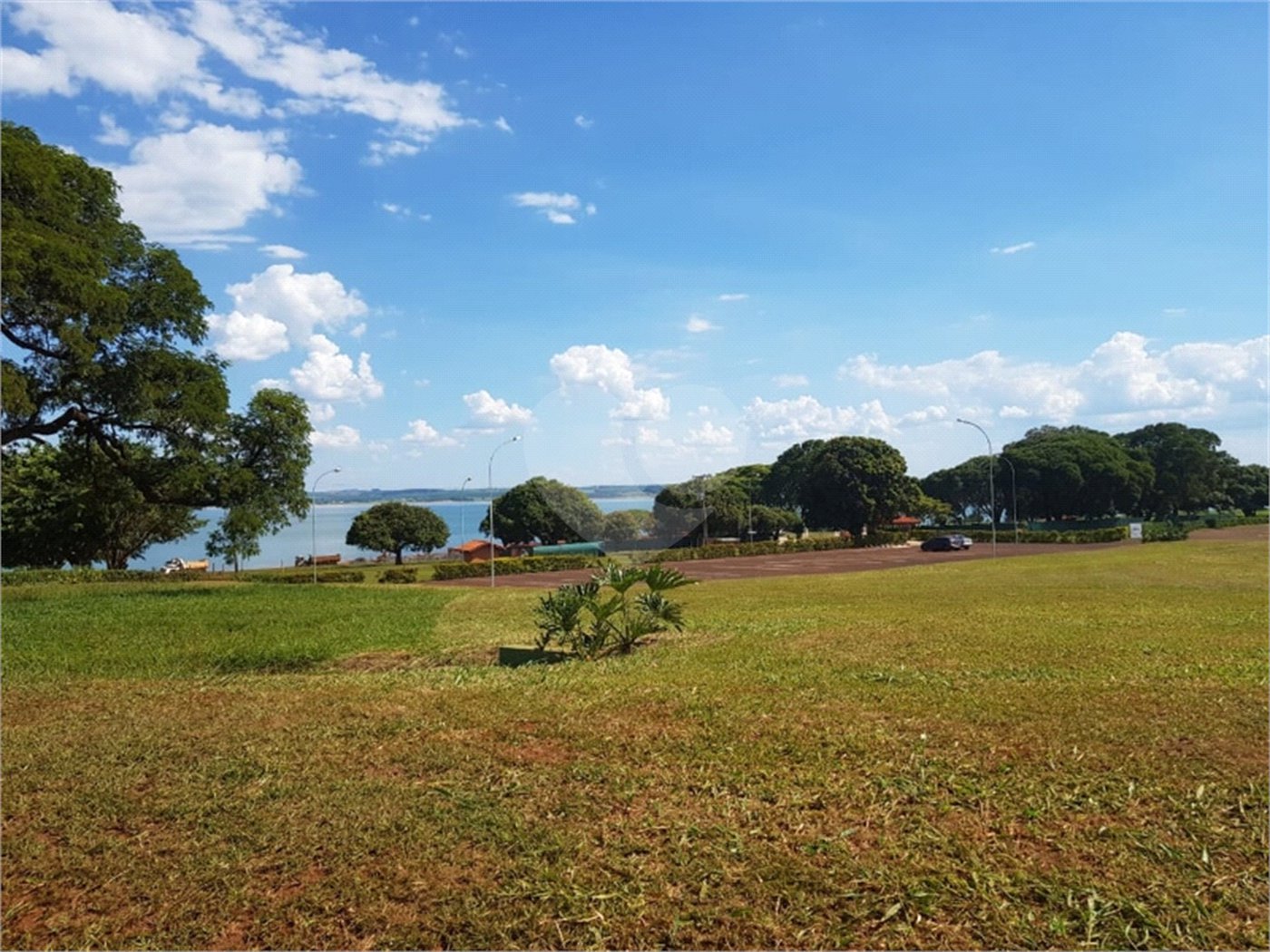 Terreno à venda no condomínio Rivieira de Santa Cristina Iv, Arandu - SP