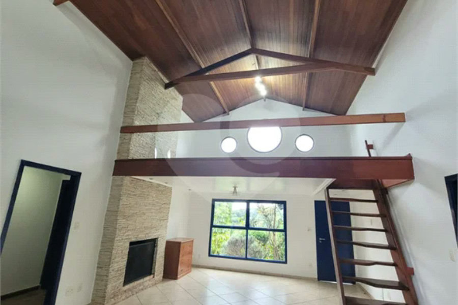 Casa para alugar com 3 quartos, sendo 1 suíte,  no condomínio Alpes da Cantareira, Mairiporã - SP