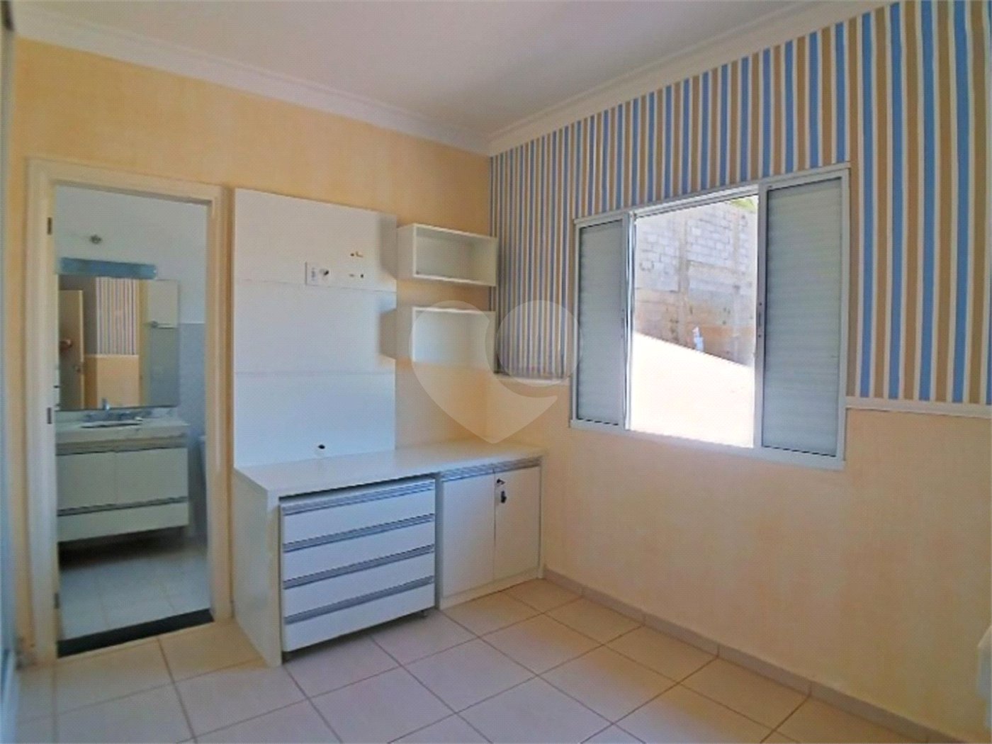 Casa à venda com 3 suítes no condomínio Terras de São Francisco, Vinhedo - SP