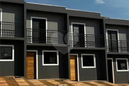 Sobrado à venda com 2 quartos em Chácara Ondas Verdes, Cotia, SP