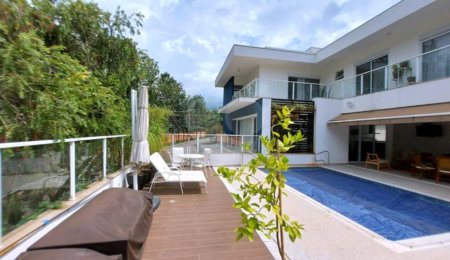 Casa à venda com 4 suítes no condomínio Belvedere II, Votorantim - SP